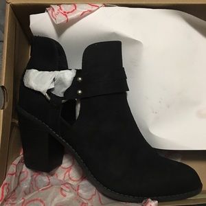 Ankle booties